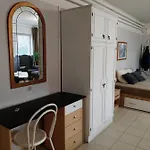 Sirokko Apartment *