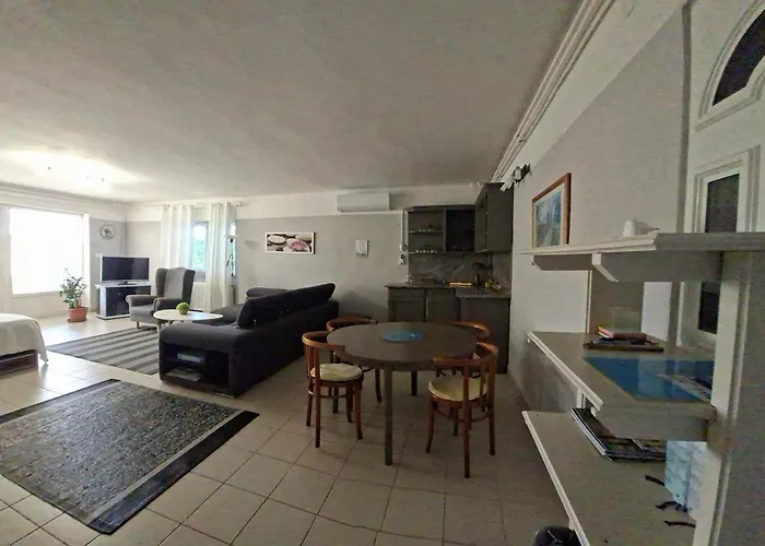 Apartman Sirokkó *